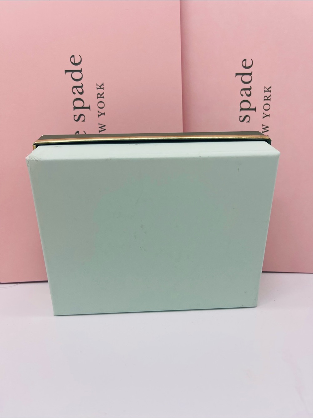 Kate Spade New York Empty Gift Box Green Pink Logo Box” Packaging
New - Picture 7 of 16
